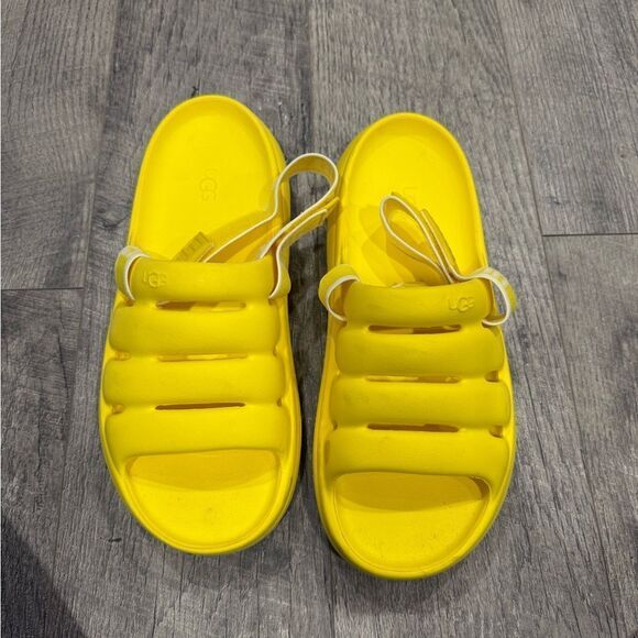 UGG Yellow Skeletal Design Shoe - Picture 2 of 4